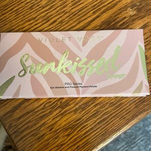 Violet Voss eye shadow palette